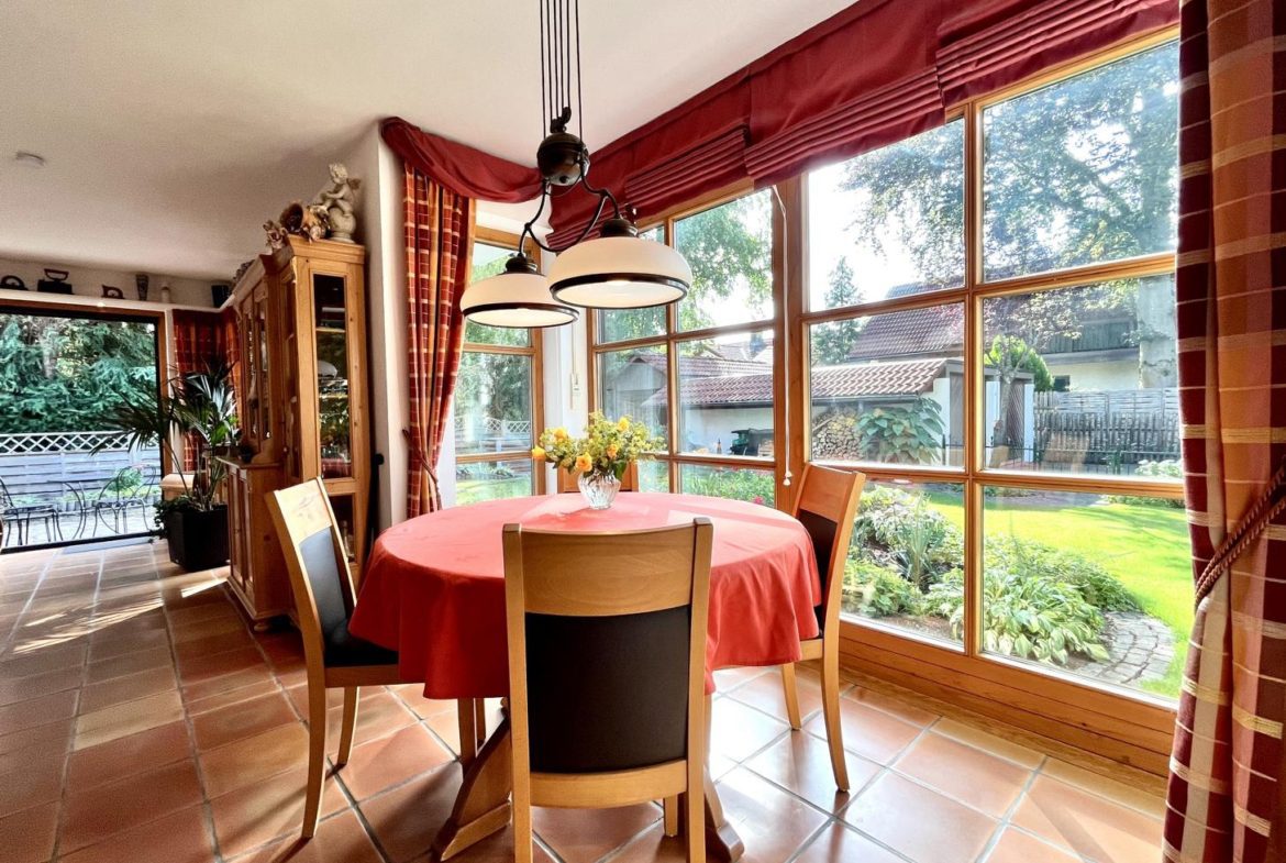 Doppelhaushälfte in Eichenau Innen Essen