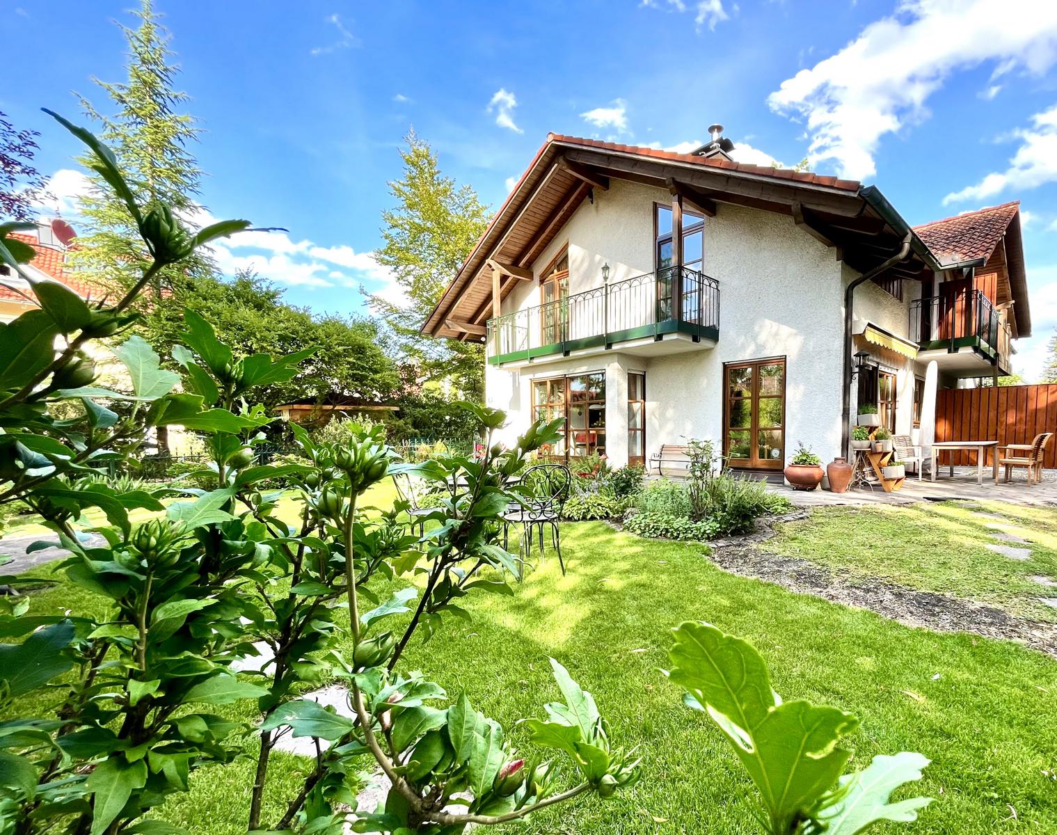 Doppelhaushälfte in Eichenau Garten