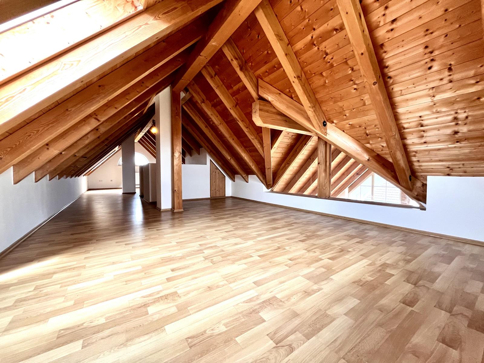 Zweifamilienhaus in Geltendorf DG Wohnung Galerie