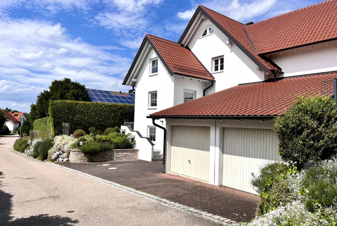 Außenansicht Zweifamilienhaus in Geltendorf