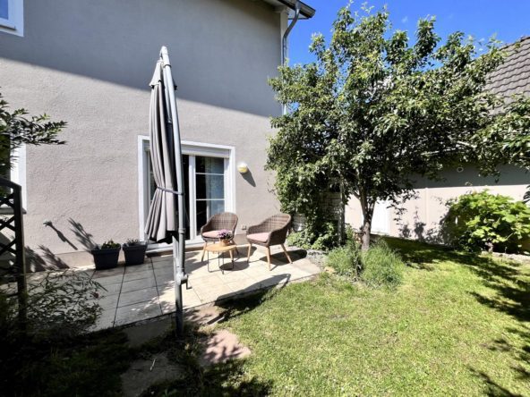 Außenansicht Haus Moorenweis Garten