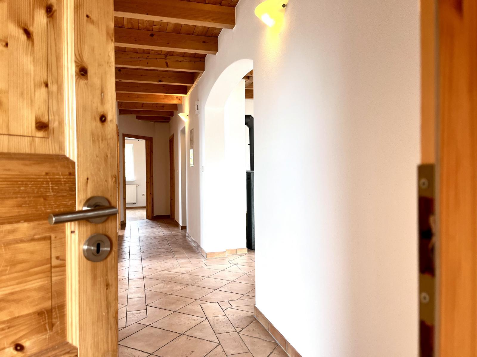 Zweifamilienhaus in Geltendorf Flur DG Wohnung