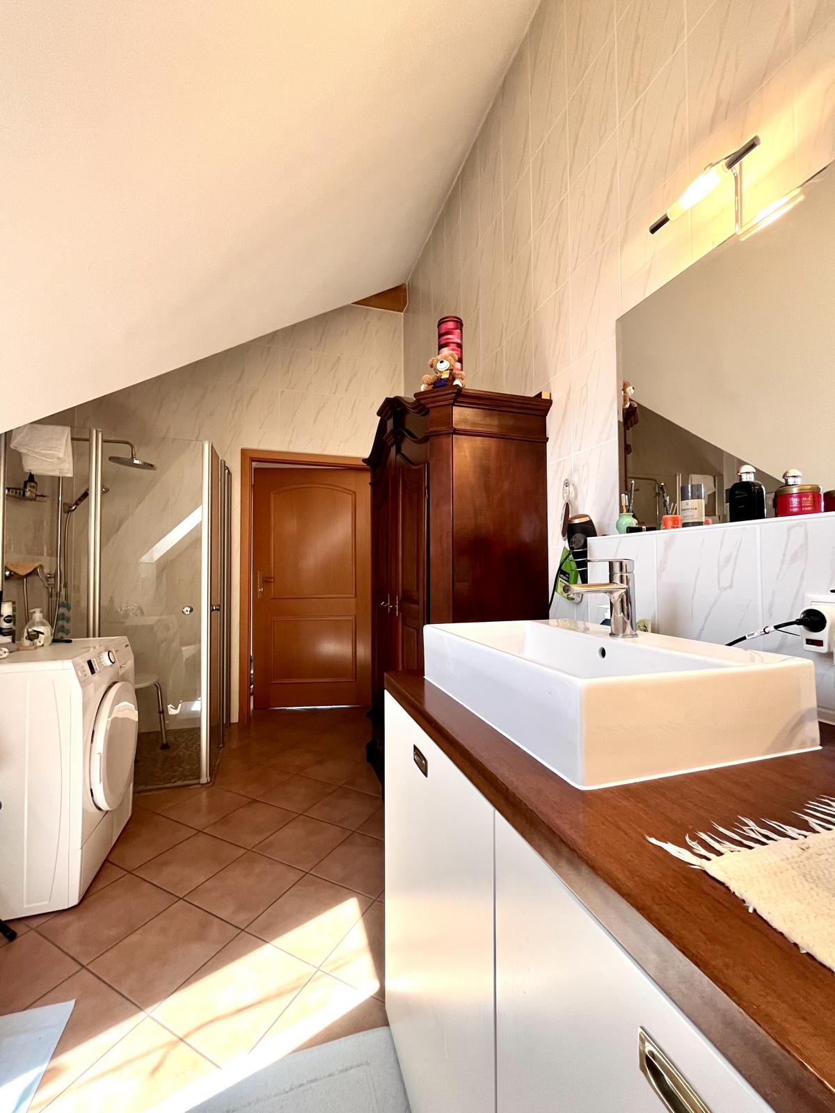 Dachgeschosswohnung elisabeth Residenz bad