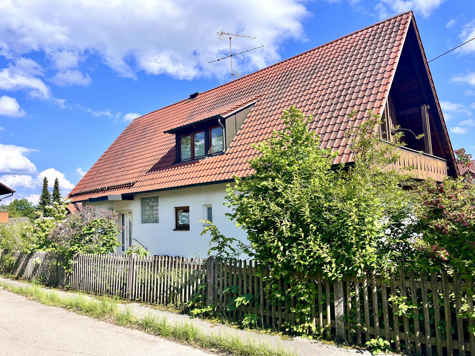 Außenansicht Geltendorf Sanierungsobjekt2