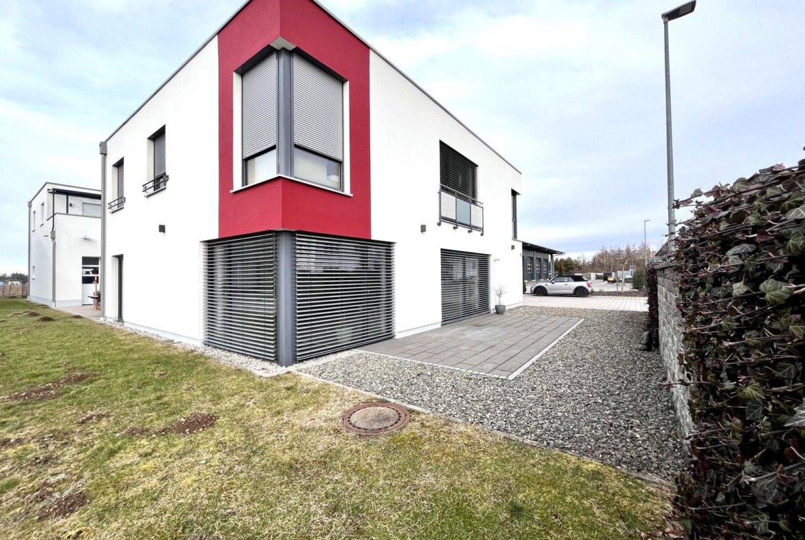 Gewerbeobjekt in Igling Vordergebäude