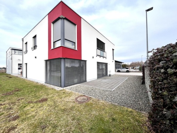 Gewerbeobjekt in Igling Vordergebäude