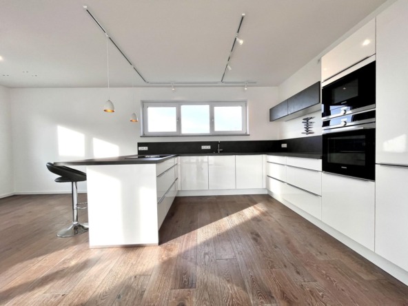 Innenansicht Gewerbeobjekt in Igling Rückgebäude Küche