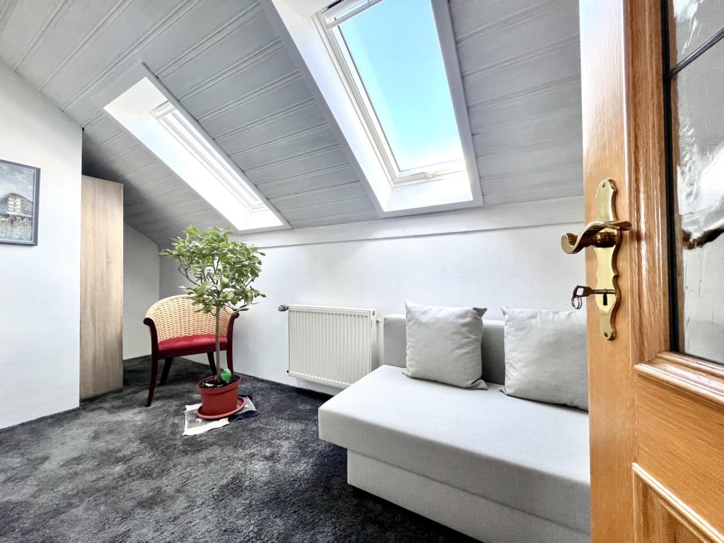 Geltendorf_Büro_Doppelhaushaelfte