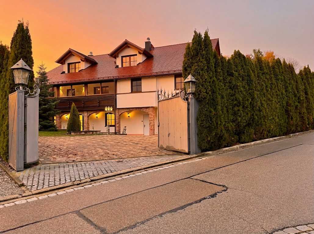 Außenansicht Landhausvilla