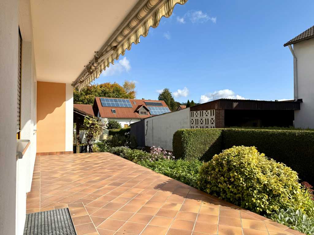 Terrasse 3,5 Zimmer Wohnung in Walleshausen