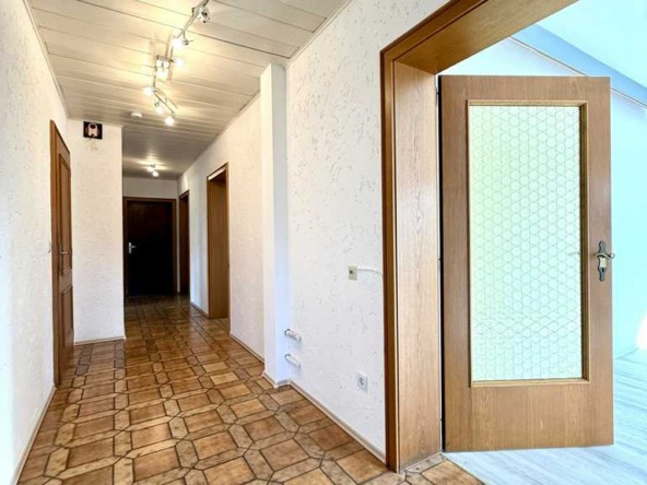 Flur 3,5 Zimmer Wohnung in Walleshausen