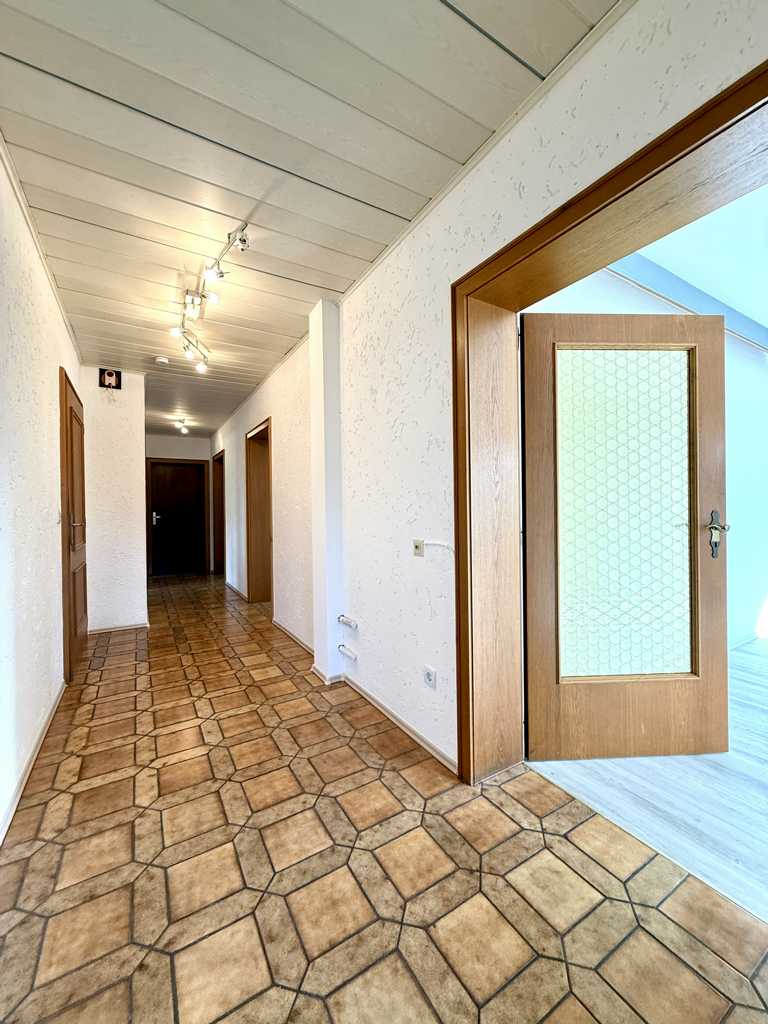 Flur 3,5 Zimmer Wohnung in Walleshausen