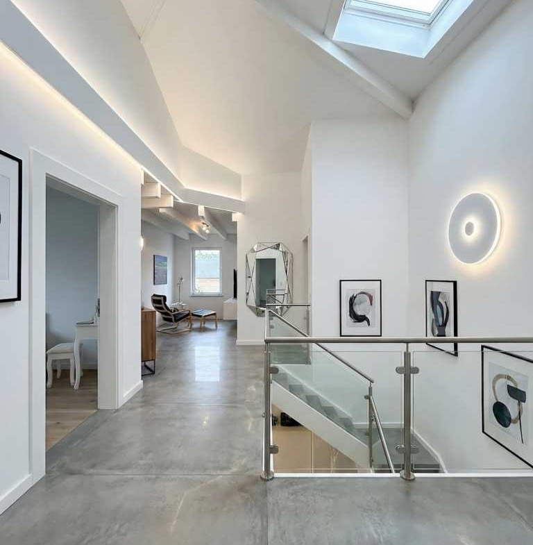 Unternehmeranwesen in Kaltenberg Wohnzimmer Flur im OG Visualisierung